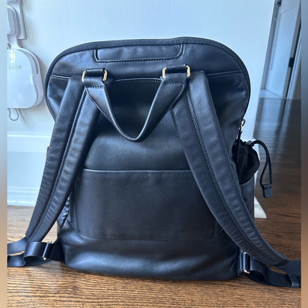 TUMI ruby Voyager leather Black Backpack - very good condition - Picture 4 of 15